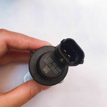 Cargar imagen en el visor de la galería, ISDE Electric Injection Oil Pump Metering Solenoid Valve 0928400774 for Cummins