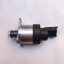 Cargar imagen en el visor de la galería, ISDE Electric Injection Oil Pump Metering Solenoid Valve 0928400774 for Cummins
