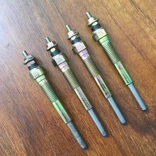 Загрузить изображение в средство просмотра галереи, 4PCS 600-815-1340 24V Glow Plug for Komatsu PC60-7 4D95L 4D95 Engine