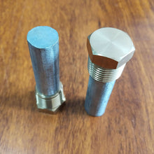 Cargar imagen en el visor de la galería, 2PCS 68241 Heat Exchanger Zinc Rod Zinc Block for Cummins NT855 K19 K38 Engine