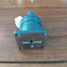 Load image into Gallery viewer, New 9258047 Hydraulic Pump Solenoid Valve for Hitachi ZAX200 & ZAX330 Excavators