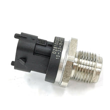 Cargar imagen en el visor de la galería, NEW 3974092 Common Rail Pressure Sensor for Cummins Engine Parts
