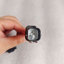 Cargar imagen en el visor de la galería, 3PCS YT13E01082P1 Pressure Sensor Conversion Plug for Kobelco SK200-6E