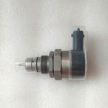 Carregar imagem no visualizador da galeria, 0281002507 Fuel Pressure Regulator for Toyota Corolla Yaris 1.4 D4D Fuel Pressure Regulator Sensor Aftermarket Parts
