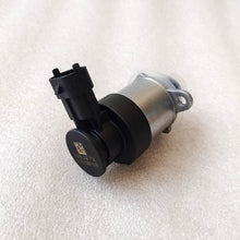 Cargar imagen en el visor de la galería, 0928400756 Fuel Pump Metering Valve Fuel Control Valve for Bosch

