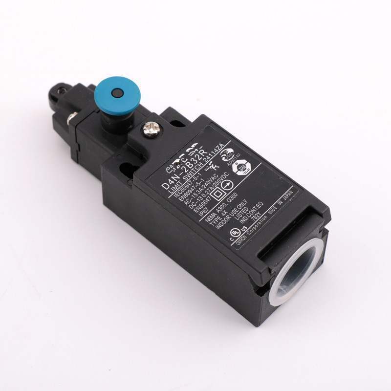 1PCS D4N-2B32R Travel Limit Switch