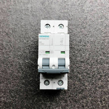 Load image into Gallery viewer, 5SY5206-7CC DC Plastic Case Type Standard Circuit Breaker for Siemens C6A2P 440V
