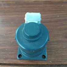 Cargar imagen en el visor de la galería, New 9258047 Hydraulic Pump Solenoid Valve for Hitachi ZAX200 &amp; ZAX330 Excavators
