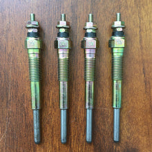 Cargar imagen en el visor de la galería, 4PCS 600-815-1340 24V Glow Plug for Komatsu PC60-7 4D95L 4D95 Engine
