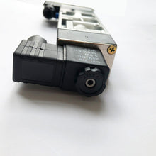 Загрузить изображение в средство просмотра галереи, MVSC-300-4E2C MVSC-460-4E2C AC220V DC24V Pneumatic Reversing Solenoid Valve
