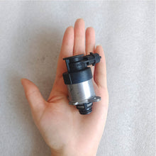 Cargar imagen en el visor de la galería, 0928400757 Fuel Pump Metering Valve Fuel Control Valve for Bosch
