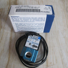 Cargar imagen en el visor de la galería, 117B-501BAAA High Frequency Solenoid Valve 24VDC for MAC
