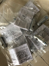 Cargar imagen en el visor de la galería, DHL KP-12-600 178456 Clamping Device Locking Cylinder for FESTO
