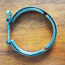 Carregar imagem no visualizador da galeria, 2PCS 3067979 V-clamp V-Band Clamp for Cummins Exhaust Pipe
